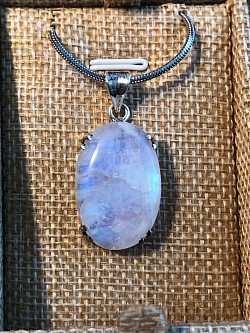 pierre de lune-55€ VENDUE